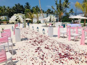 Rosenweg Hochzeit Meldiven mit Bestuhlung